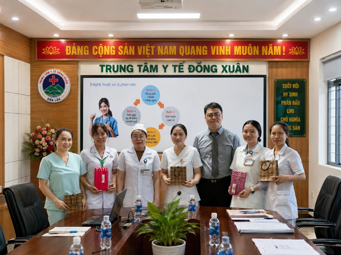 dao-tao-ky-nang-giao-tiep-ung-xu-tai-ttyt-dong-xuan-3